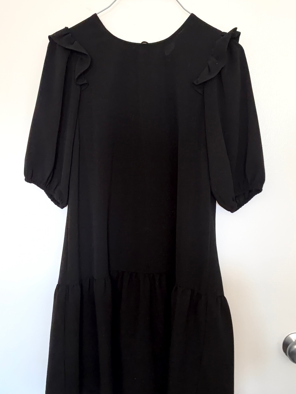 H&M Women's Black Ruffle Sleeve Dress